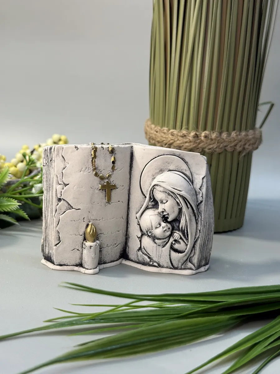 Фигурка «Библия»
